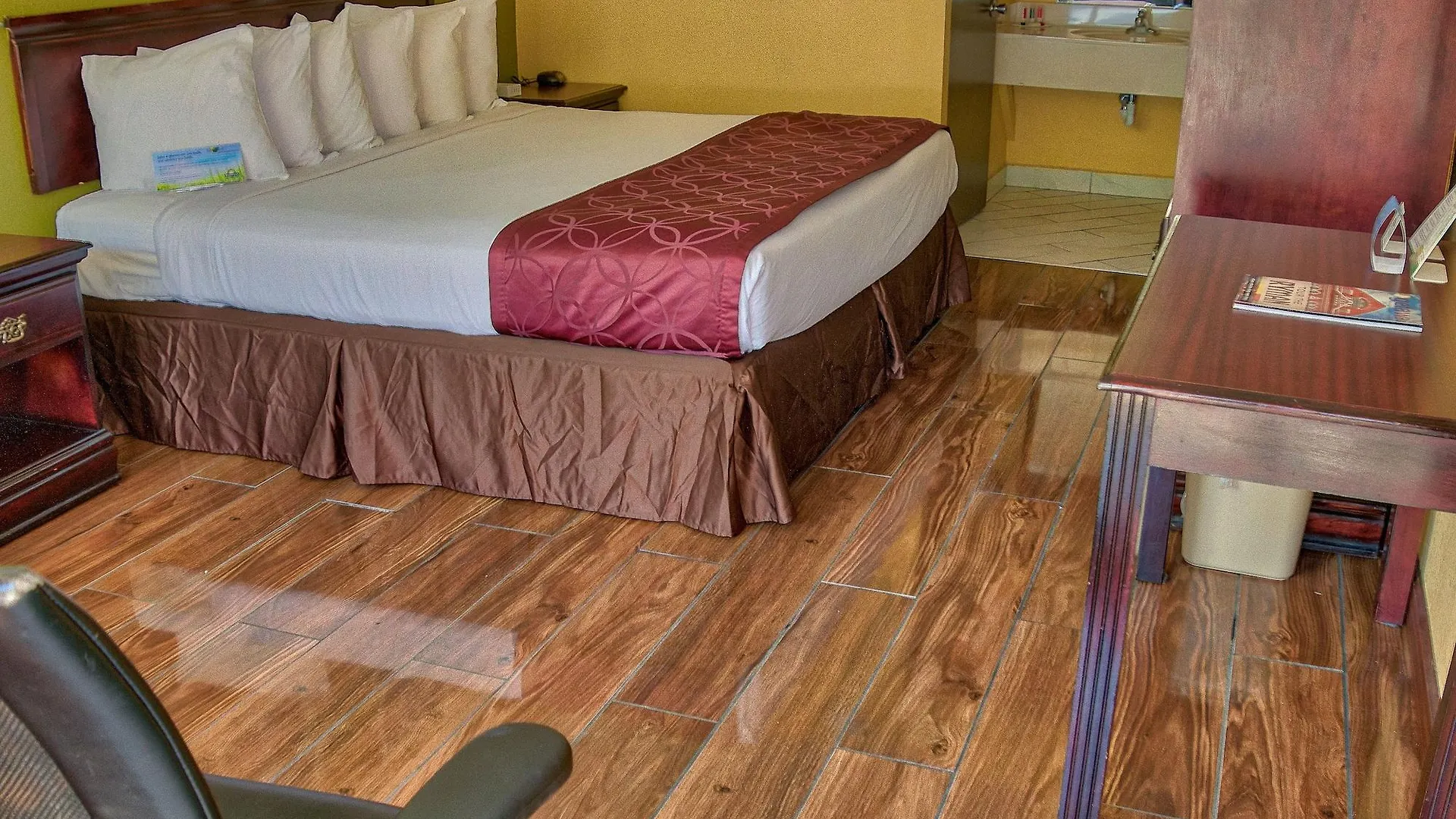 Days Inn By Wyndham Nashville Saint Thomas West Hospital Hotel