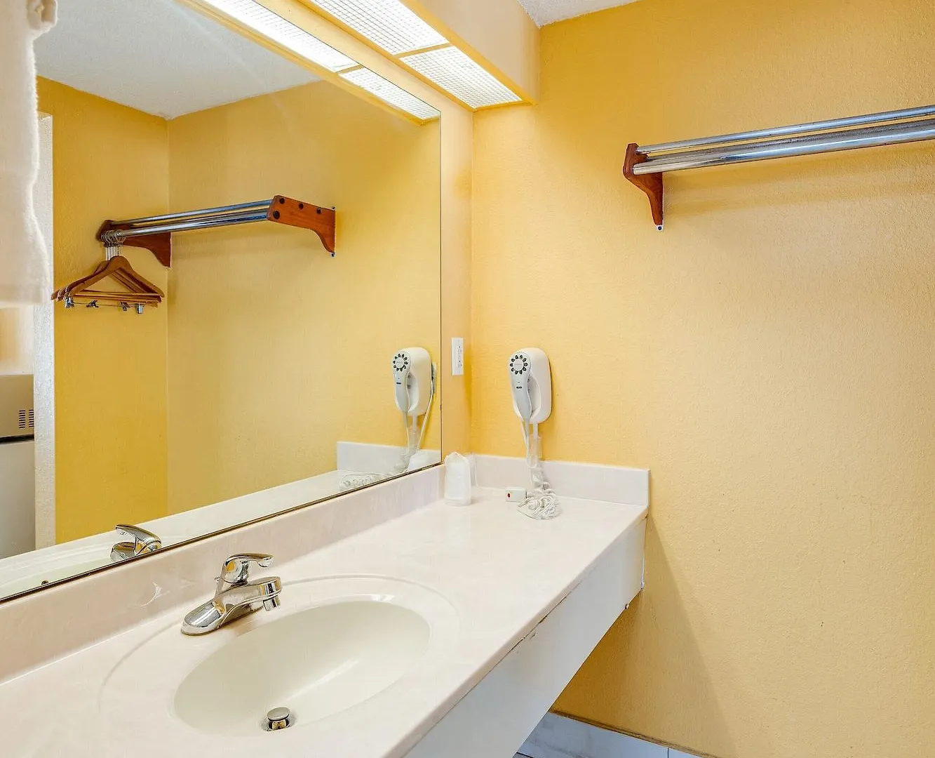 Days Inn By Wyndham Nashville Saint Thomas West Hospital