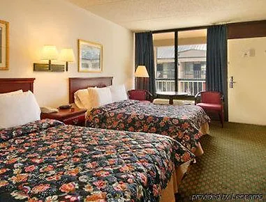 Days Inn By Wyndham Nashville Saint Thomas West Hospital 2*,