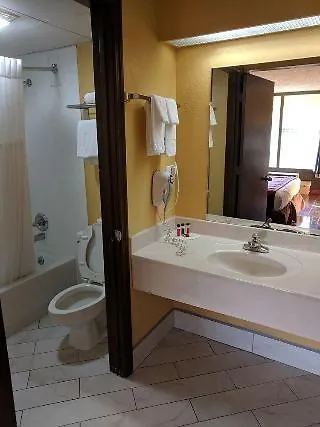 Days Inn By Wyndham Nashville Saint Thomas West Hospital Hotel
